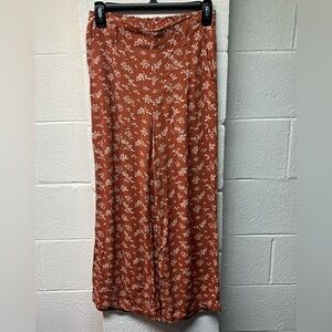 American Eagle Women's High
Waisted Wide Leg Palazzo Pants. Small